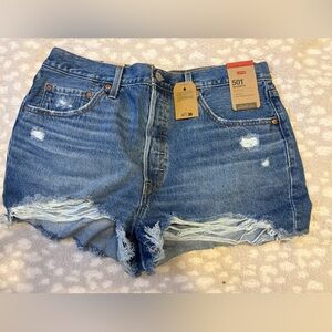 NEW WITH TAG. Levi 501 Jean Shorts. High waisted. Size 33. Medium wash.